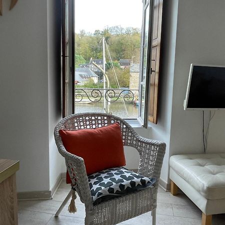 Appartement Au Port Dinan Bagian luar foto