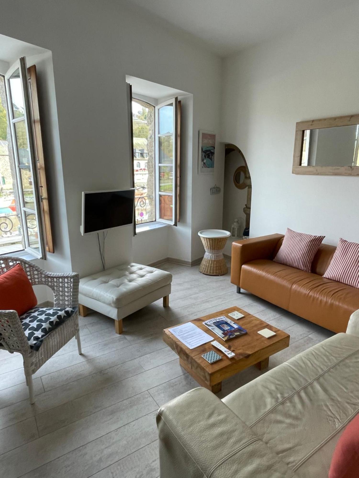 Appartement Au Port Dinan Bagian luar foto