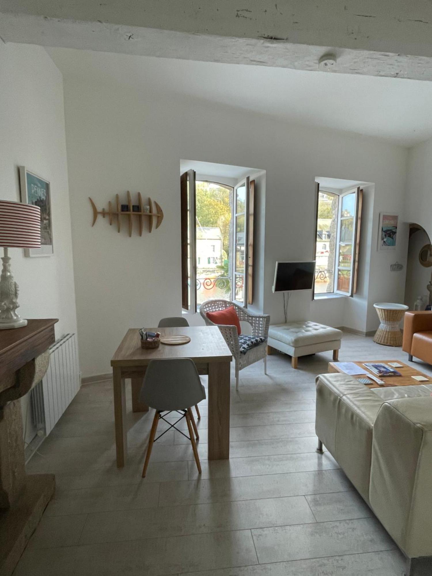 Appartement Au Port Dinan Bagian luar foto