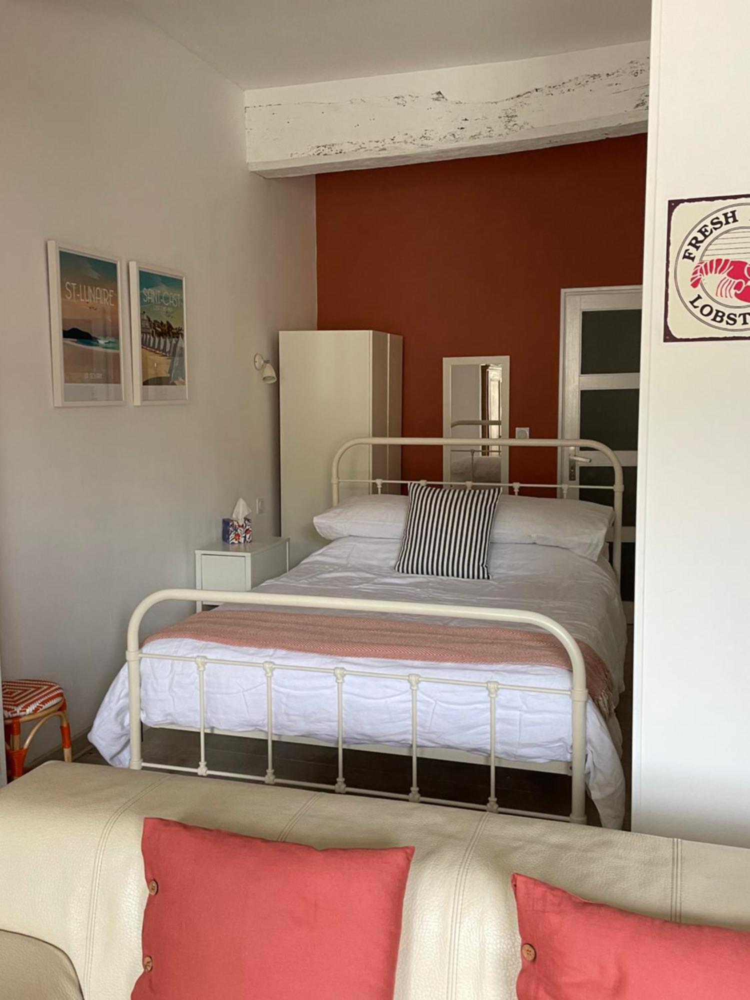 Appartement Au Port Dinan Bagian luar foto
