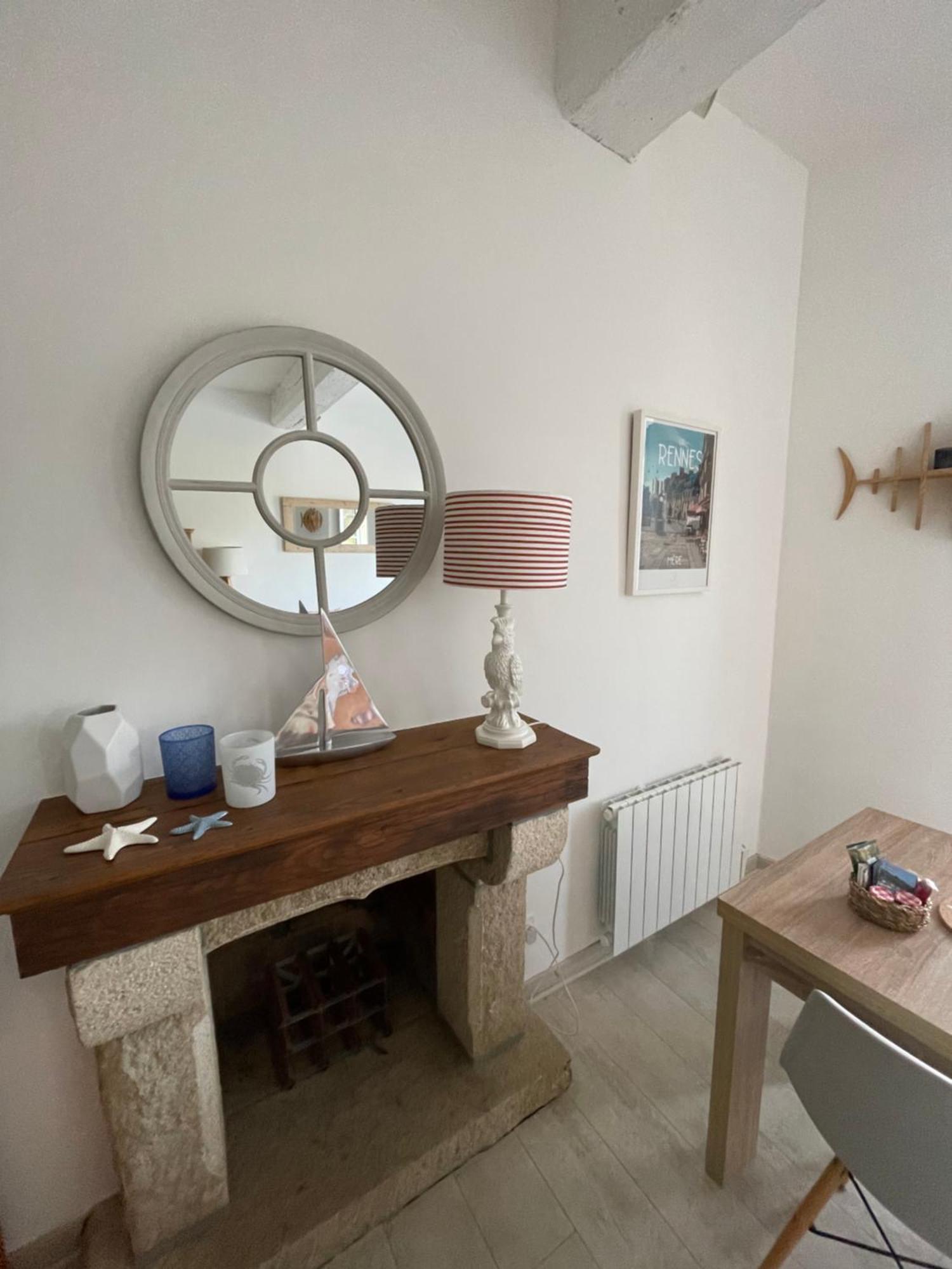 Appartement Au Port Dinan Bagian luar foto