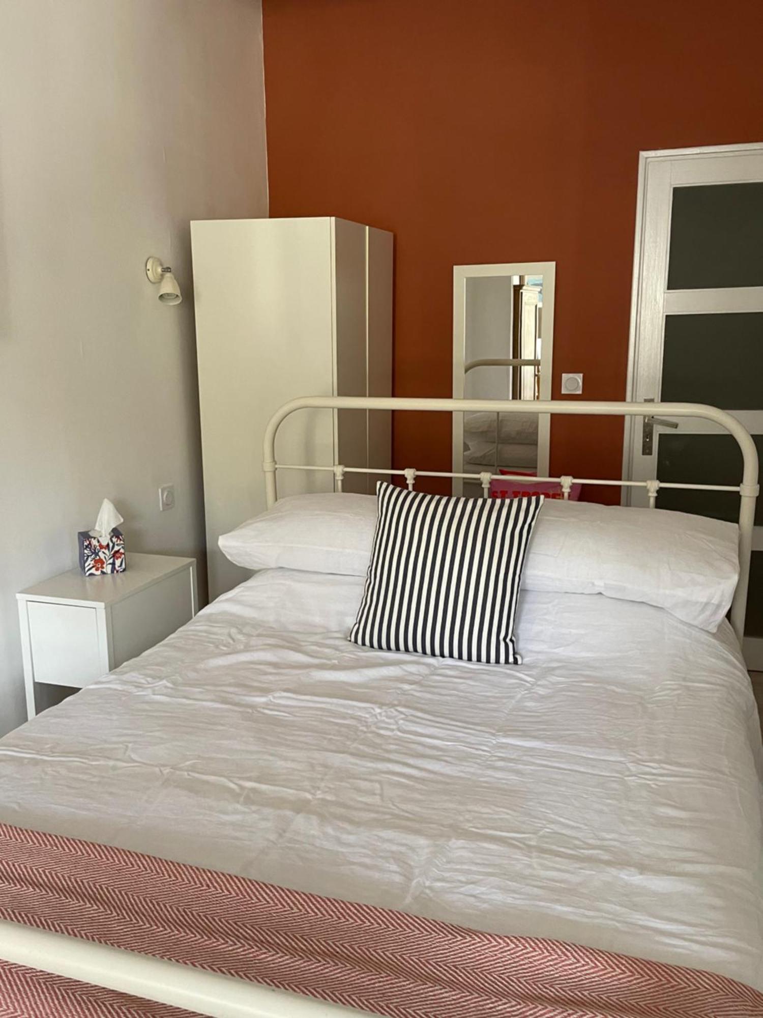 Appartement Au Port Dinan Bagian luar foto