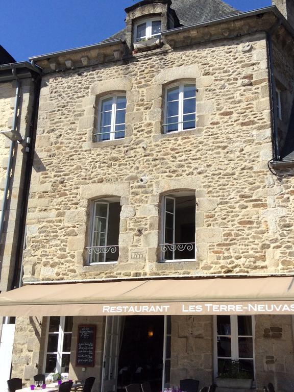 Appartement Au Port Dinan Bagian luar foto