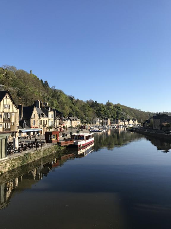 Appartement Au Port Dinan Bagian luar foto